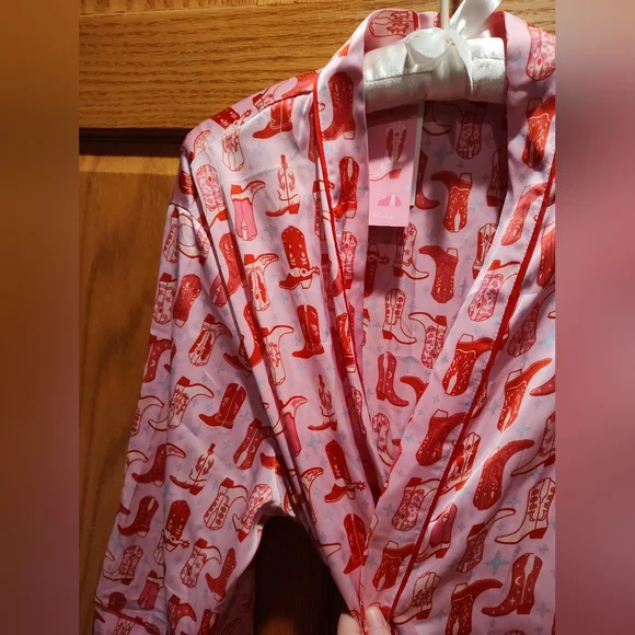 Hello Mello Boots & Bubbles Beauty Sleep Satin Robe, Cowboy Boots - Picture 2 of 6